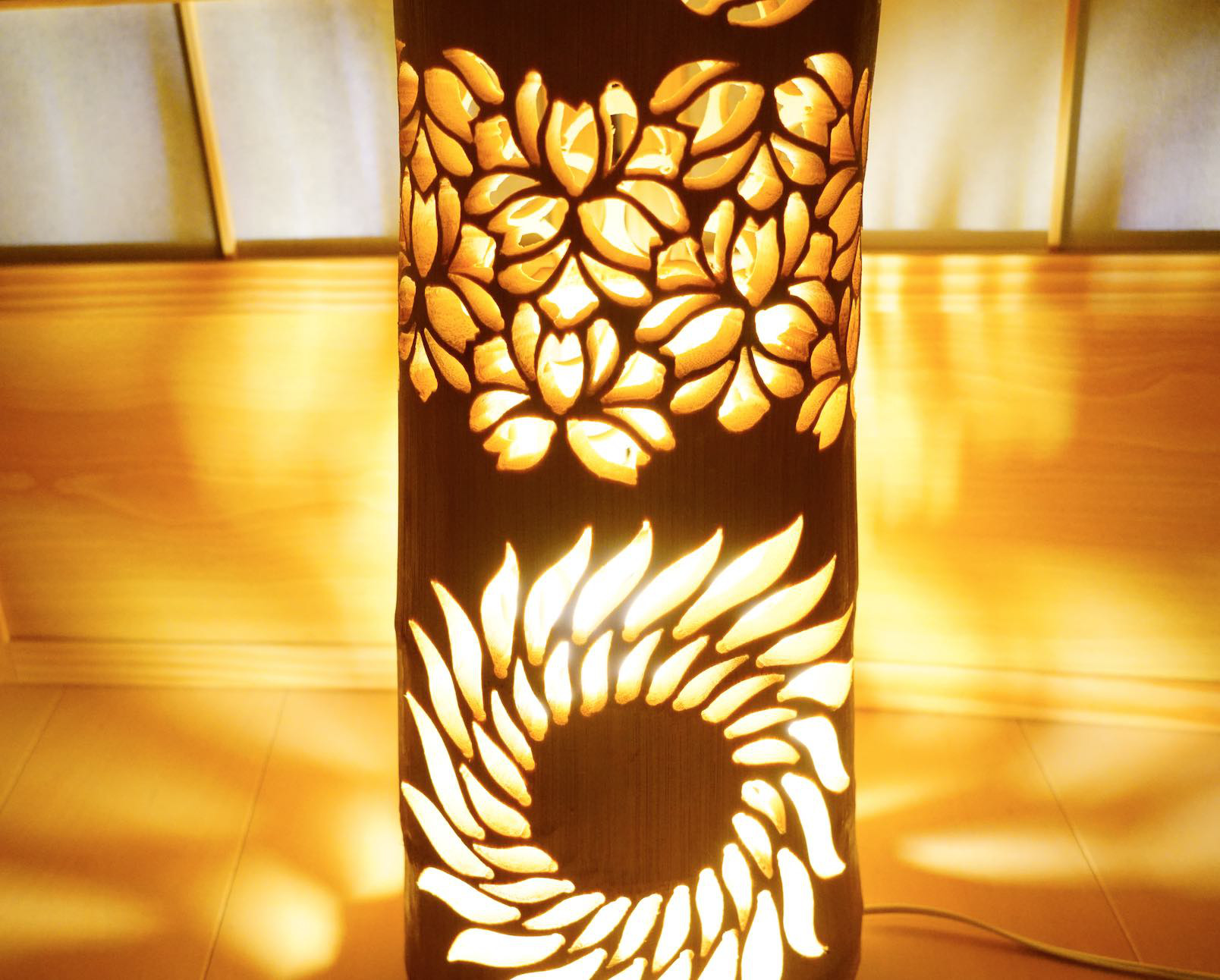 竹灯り・竹あかり・竹灯籠・竹灯篭・竹ランプ   繊細・両面彫り～～ 癒しの灯り★太陽の印★～～