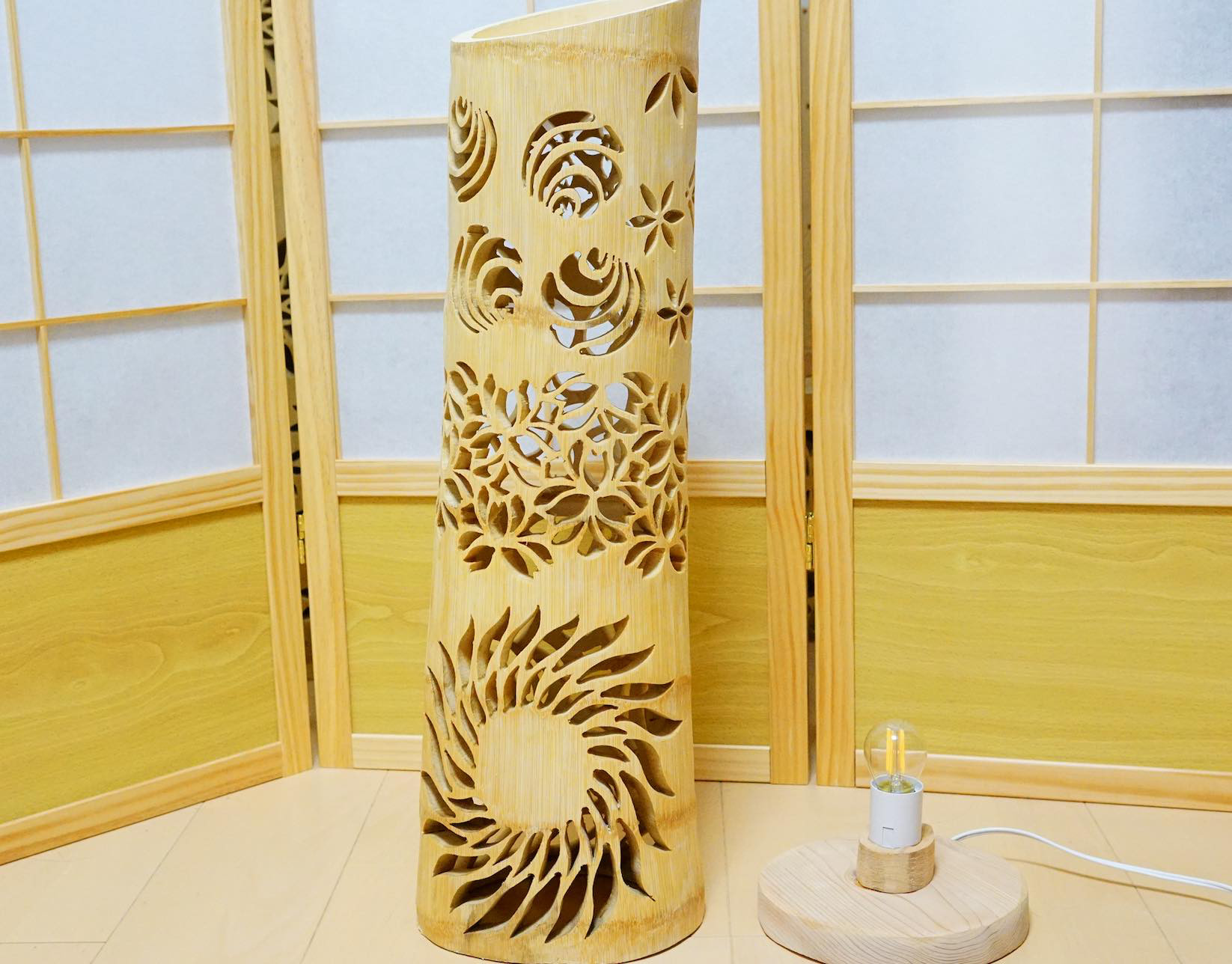 竹灯り・竹あかり・竹灯籠・竹灯篭・竹ランプ   繊細・両面彫り～～ 癒しの灯り★太陽の印★～～