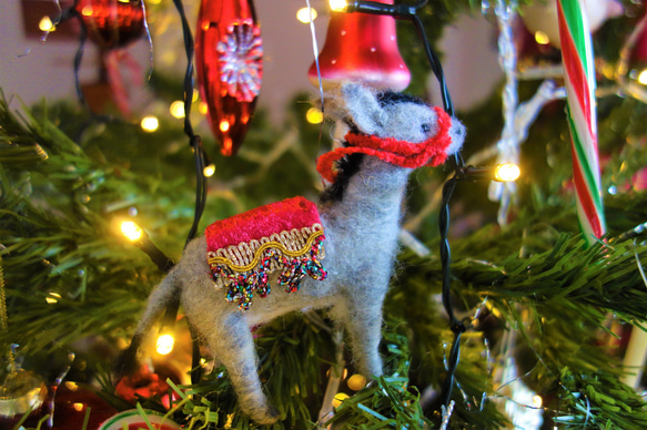 おもちゃのロバさん・オーナメント　羊毛フェルト　クリスマス　1年じゅう飾れる２WAY 1枚目の画像
