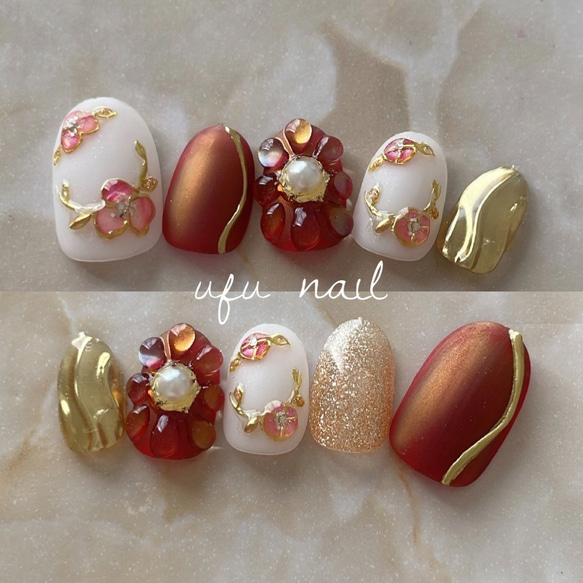 マットな紅色シェルフラワーネイル ネイルチップ（つけ爪） ufu-nail 