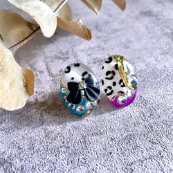 glass oval popping leopard Earrings 2枚目の画像