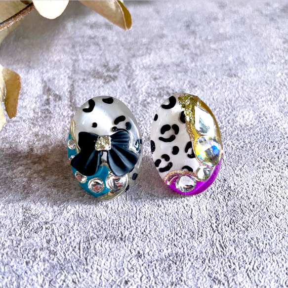 glass oval popping leopard Earrings 6枚目の画像