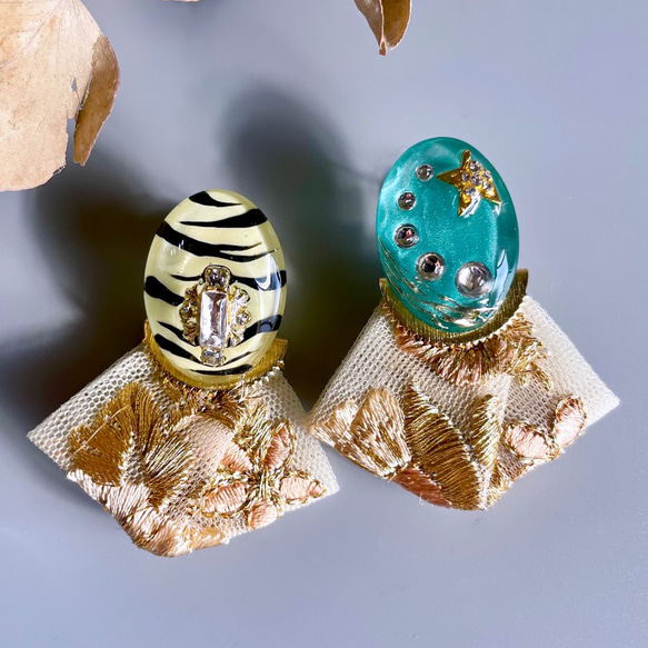 oval 〉インド刺繍リボンタッセルデザイン ピアス（スタッド・一粒