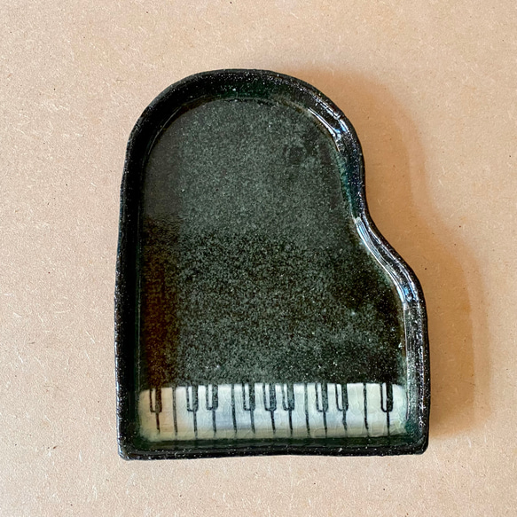 ピアノ皿(白黒鍵)【灰釉】【皿】 1枚目の画像