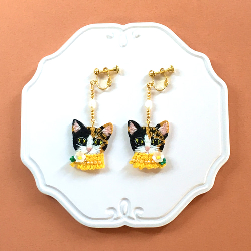 さび猫さんのイヤリングorピアス | ねこの森雑貨店