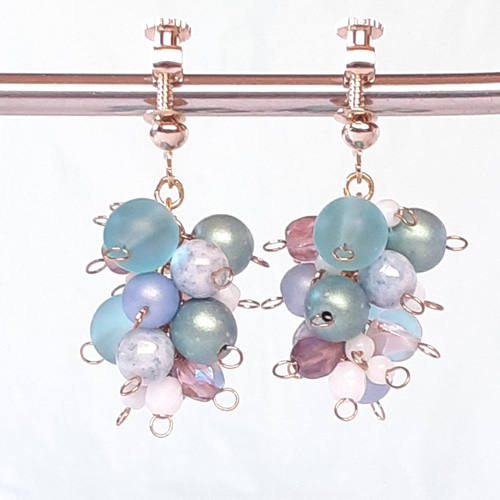 空玉』すずなり耳飾り(ブルー) メガネ留め で作る アクセサリー【受注