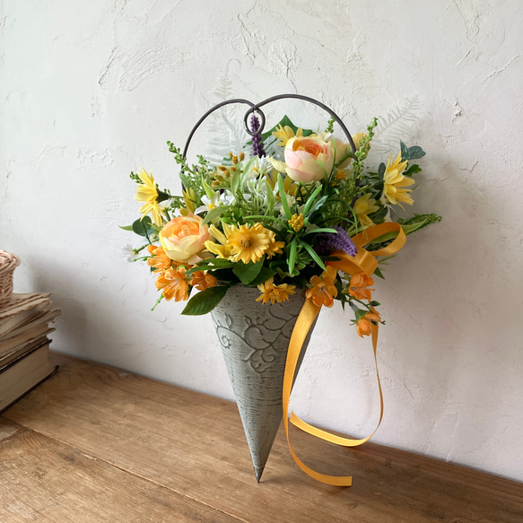 枯れない〉元気カラーの吊り下げアレンジメント / 吊り下げインテリア