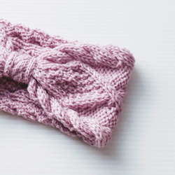 【完成品】大人も使える華やかなすみれピンク色・アラン模様ニットターバン・2weyタイプ・手編み 2枚目の画像