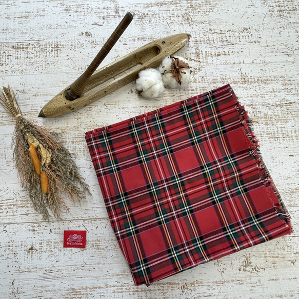 新品未使用品 ギンガムチェック 赤 花柄 日本製 綿 コットン トップス レッド KNST336－RED 赤ギンガムチェックスモッキング刺繡半袖トップ