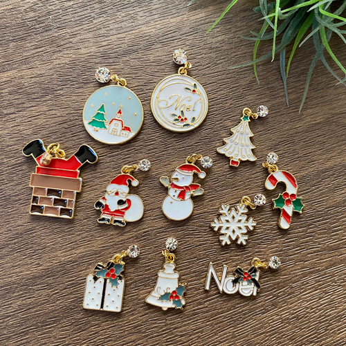 マスクピアス♡マグネットブローチ／クリスマス☆サンタクロース