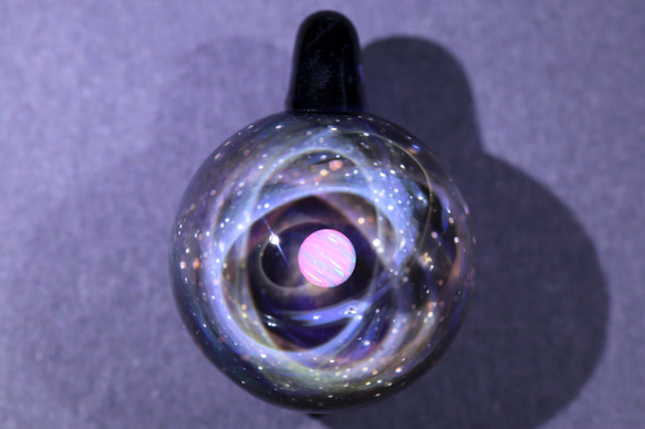 宇宙ガラスペンダント (24mｍ 螺旋状銀河） no.991 2枚目の画像