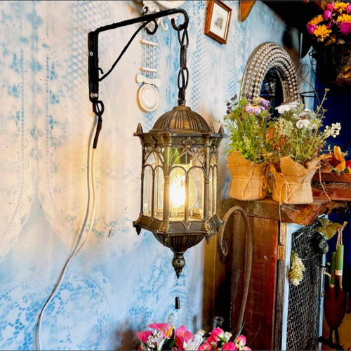 アンティーク　ヨーロッパトールペイントのランプ　凄く綺麗です アンティーク ヨーロッパトールペイントのランプ 凄く綺麗です