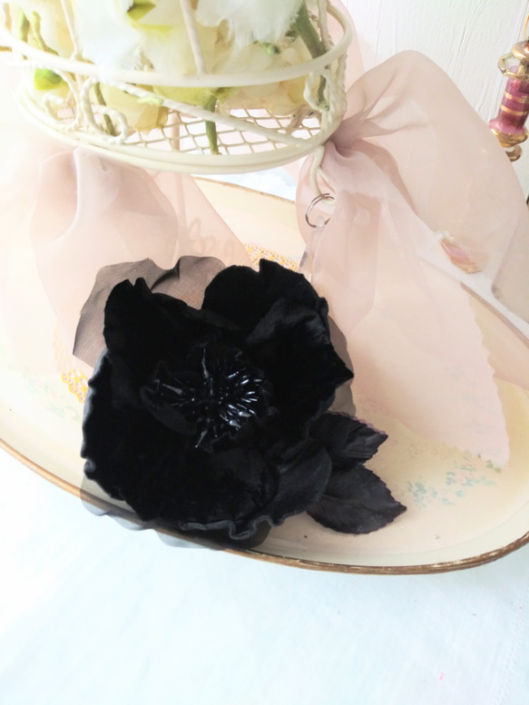 コサージュ 丸バラ〈ブラック〉 3枚目の画像