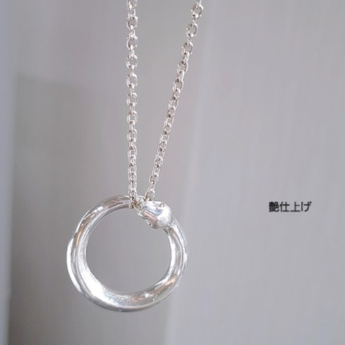 白蛇 ペンダントトップ 】蛇ネックレス 蛇アクセサリー シンプル 白蛇 ペンダントトップ 】蛇ネックレス 蛇アクセサリー シンプル