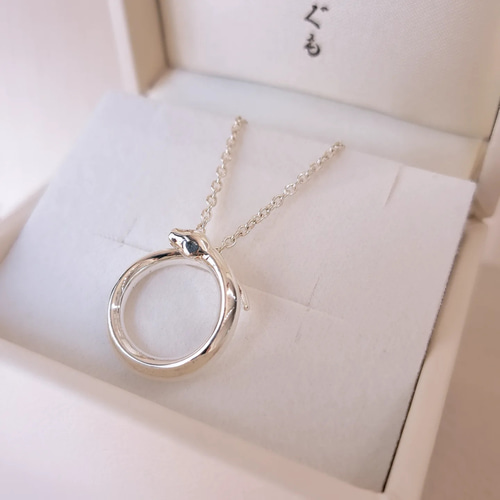 白蛇 ペンダントトップ 】蛇ネックレス 蛇アクセサリー シンプル