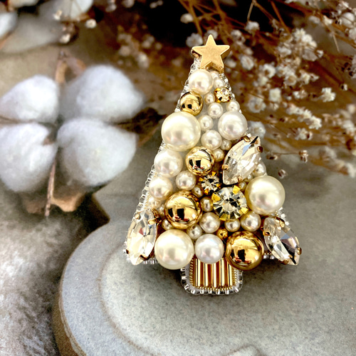 専用　ビーズ　刺繍ブローチ　ハンドメイド　クリスマス 🎄🍩🎄🍫🎄 ご覧いただきありがとうございます😊 チョコ好きの方のため