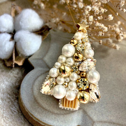 ビーズ刺繍ブローチ クリスマスツリー ゴールド ガラスビジュー×パール