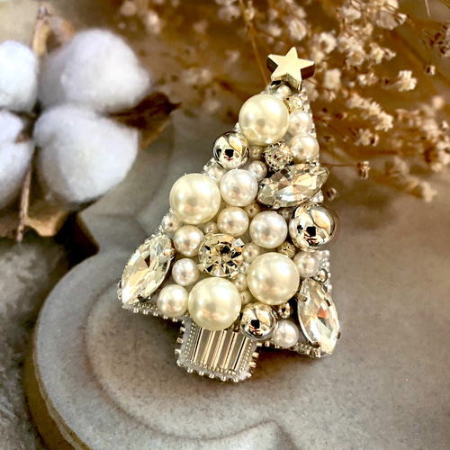 ビーズ刺繍ブローチ クリスマスツリー シルバー ガラスビジュー×パール