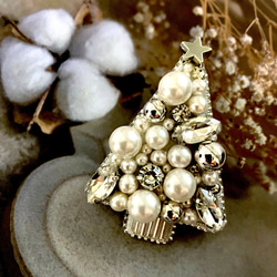 ビーズ刺繍ブローチ クリスマスツリー シルバー ガラスビジュー×パール