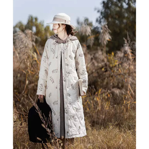 刺繍生地のキルティングコート ポケット付き【春秋】ベージュ系 コート
