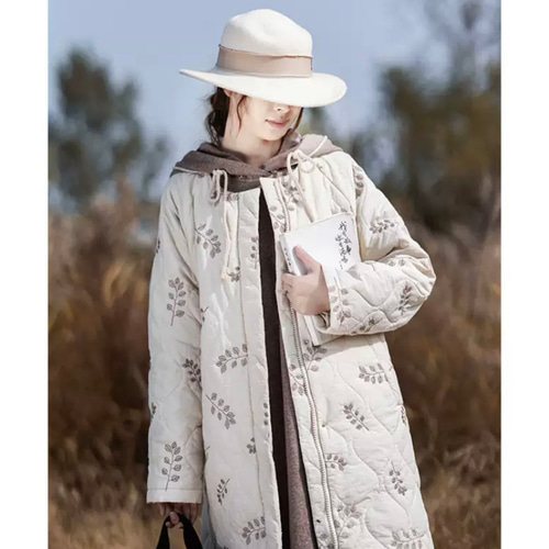 刺繍生地のキルティングコート ポケット付き【春秋】ベージュ系 コート