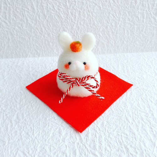 2023年干支のお正月飾りうさぎ鏡餅 羊毛フェルト 羊毛フェルト