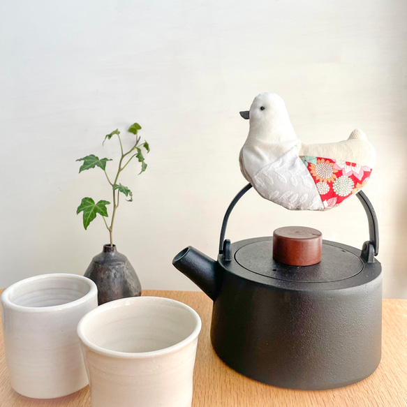 小鳥の鍋つかみ＊パッチワーク 華やぎの赤 鍋つかみ あかりや 通販