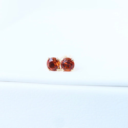 希少☆マデイラシトリンのスタッドピアス（3mm） 2枚目の画像