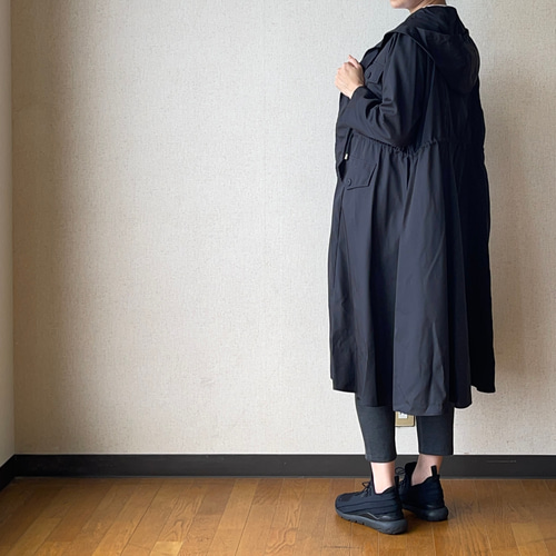 paulinebleu.official | 後ろタックがポイントの スタンドカラー