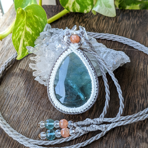 ☆フローライト(ブルーグリーンカラー)・蛍石☆マクラメ編みネックレス