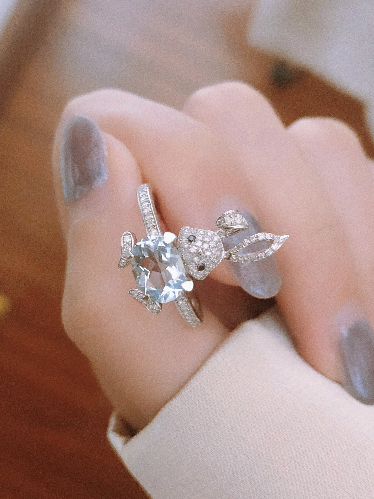 中古 ウサギモチーフ アクアマリンリングk18 指輪・リング パール