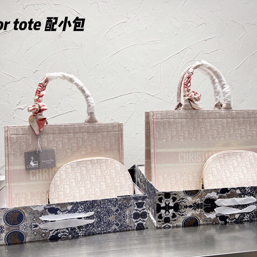 あいりん　【新品】DIOR 顧客限定　パリオリンピック　トートバッグ　2点 あいりん様専用 【新品】DIOR 顧客限定 パリオリンピック トート
