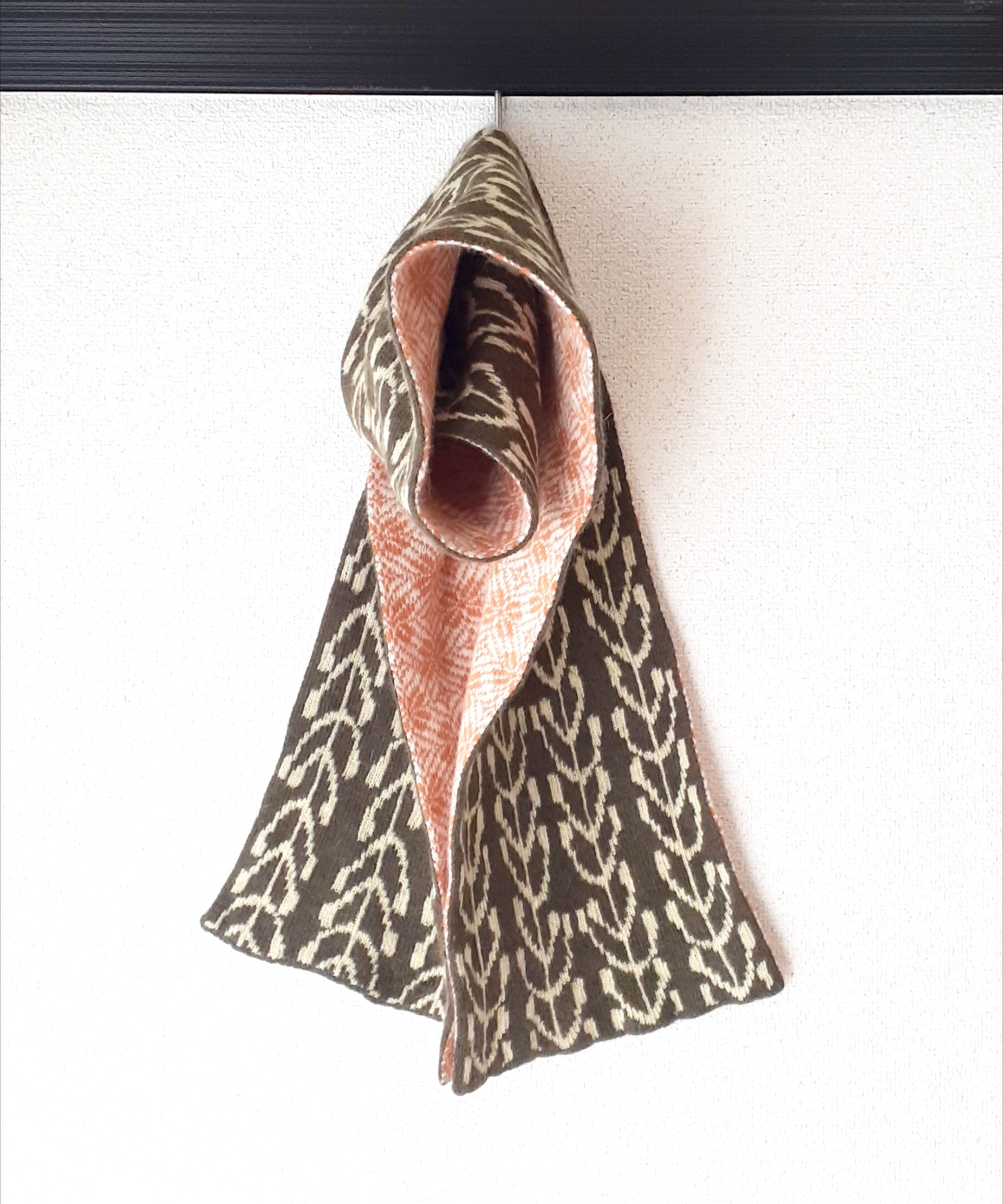 北欧柄リバーシブルマフラー④　カーキ系