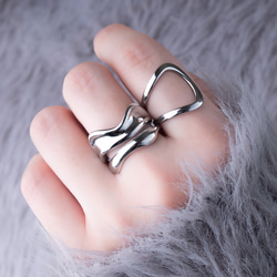 つけっぱなしOK！ステンレス製ウェーブリング2点セット 大ぶり 指輪