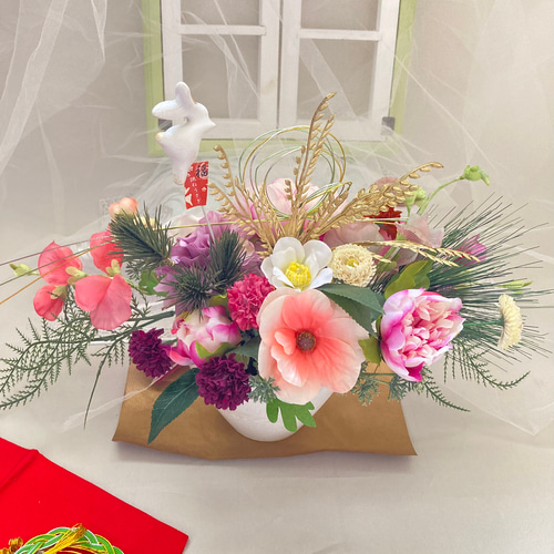 リビングに飾って頂きたい華やか！四方見！お正月アレンジメント