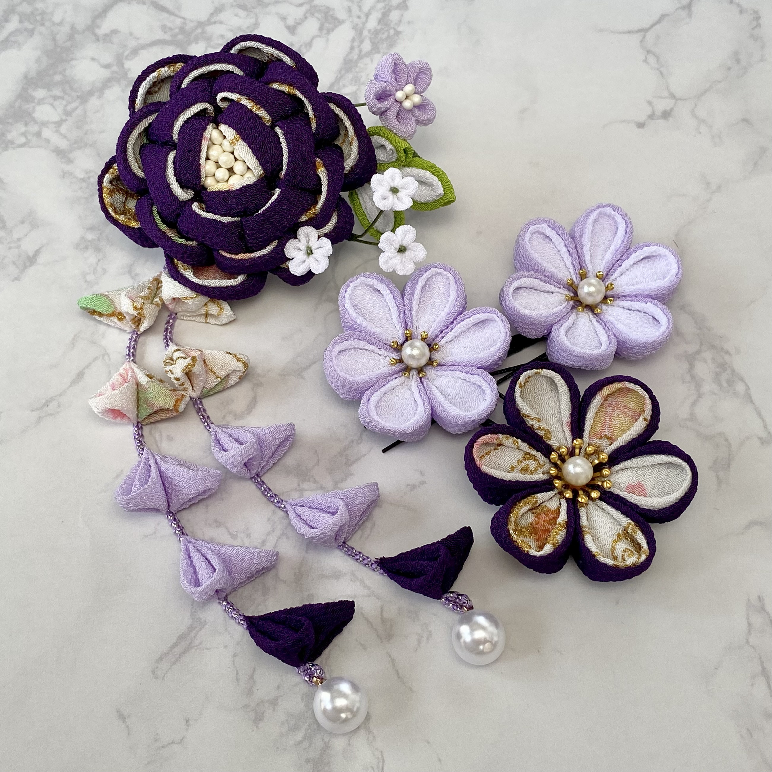 ⭐︎受注制作【江戸紫】〈カメリア椿〉髪飾り 卒業式 成人式 紫 七五三 つまみ細工 ボブ ショート