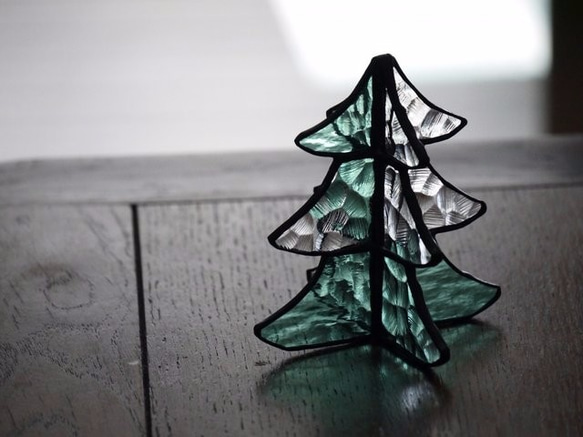 【A様専用ページ】ステンドグラス　クリスマスツリー　ｈ（ミックスカラー） 1枚目の画像
