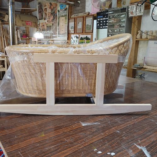 赤ちゃん用 揺り籠（揺籃）オーダーで作製させて頂きます。 食器・家具