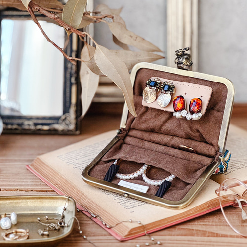 Travel 〜旅行〜 のがま口ポーチ 手刺繍 ハンドメイド （インド