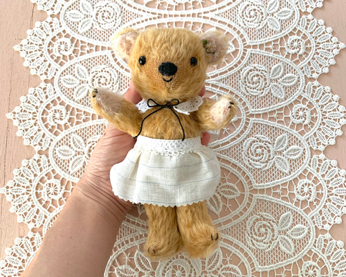 優しいクマさん♡19㎝テディベア ぬいぐるみ Mrs.Robin（ミセスロビン