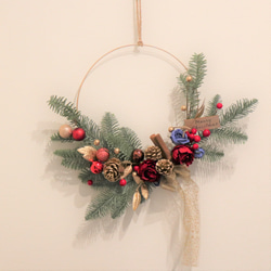 【クリスマス】バラと木の実、シナモンのワイヤーリース 3枚目の画像
