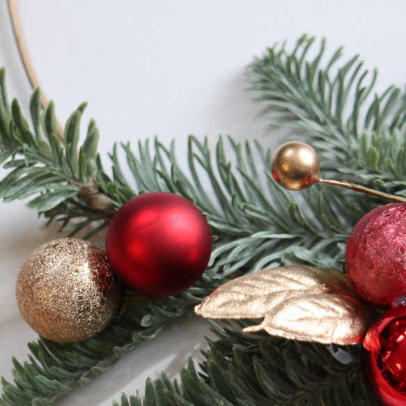 【クリスマス】バラと木の実、シナモンのワイヤーリース 6枚目の画像