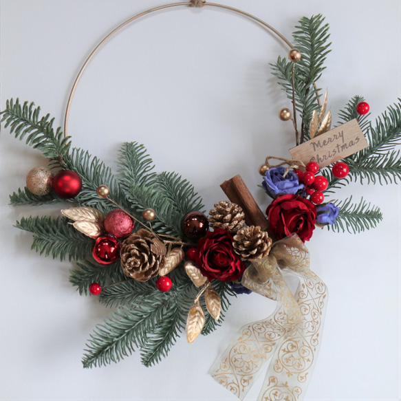 【クリスマス】バラと木の実、シナモンのワイヤーリース 2枚目の画像
