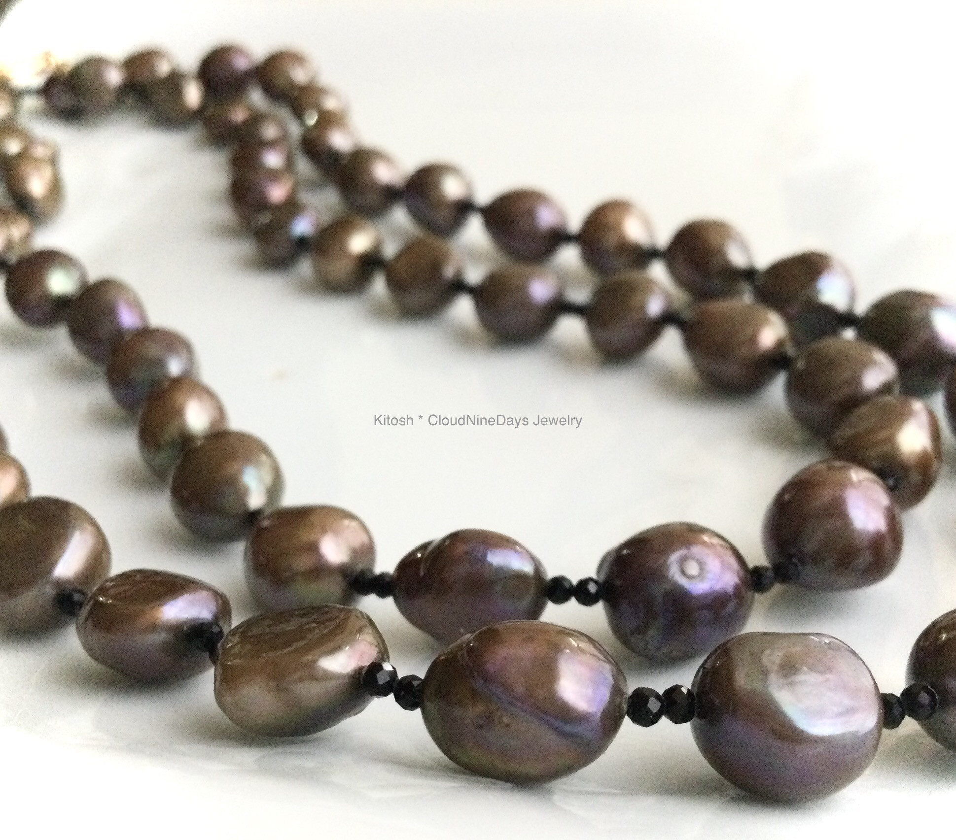 木の実の淡水パールロング90cm　ヴィンテージ風大粒バロックパールロングネックレス　オニキスx淡水パール