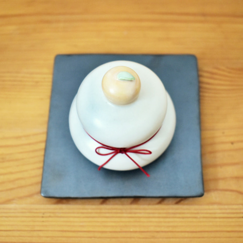 陶器の鏡餅(小) クリームマット 鏡餅 tousai-meru 通販 14965289