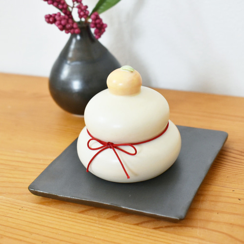 陶器の鏡餅(小) クリームマット 鏡餅 tousai-meru 通販 14965289