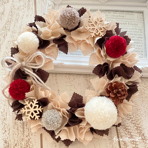 クリスマスに♪冬のあったかぽんぽん布リース〜チョコレートケーキ