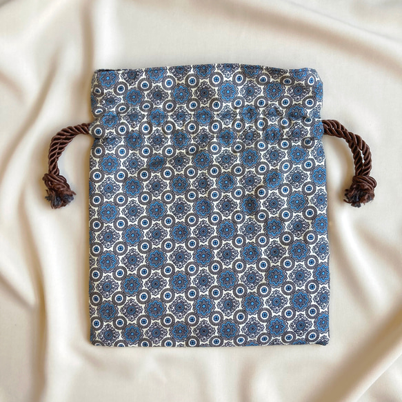 ✧ Arabian Blueシリーズ ✧ 巾着ポーチ インド刺繍 刺繍ポーチ 大容量  アラベスク 4枚目の画像