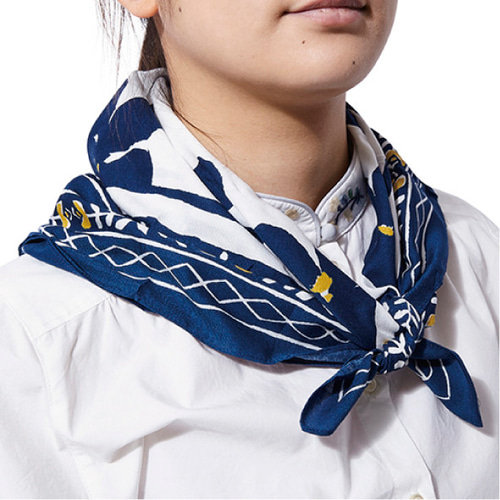 人気完売商品♦️刺繍入り★ロングスカーフ✮ダークブルー 　多用途 人気完売商品♦️刺繍入り☆ロングスカーフ✮ダークブルー 多用途 藍染+