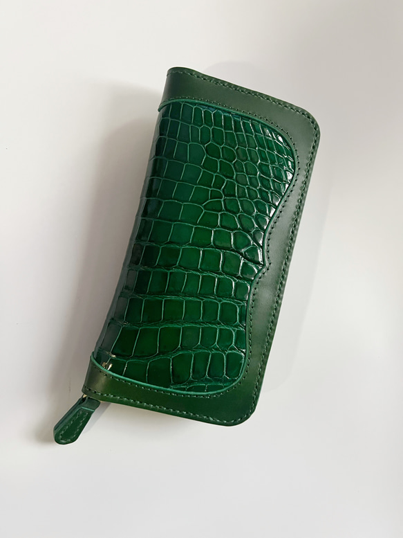 ALZUNI クロコダイル　ラウンドファスナーウォレット　希少グリーンカラー クロコダイル グリーン ラウンドファスナーウォレット ダブルカット